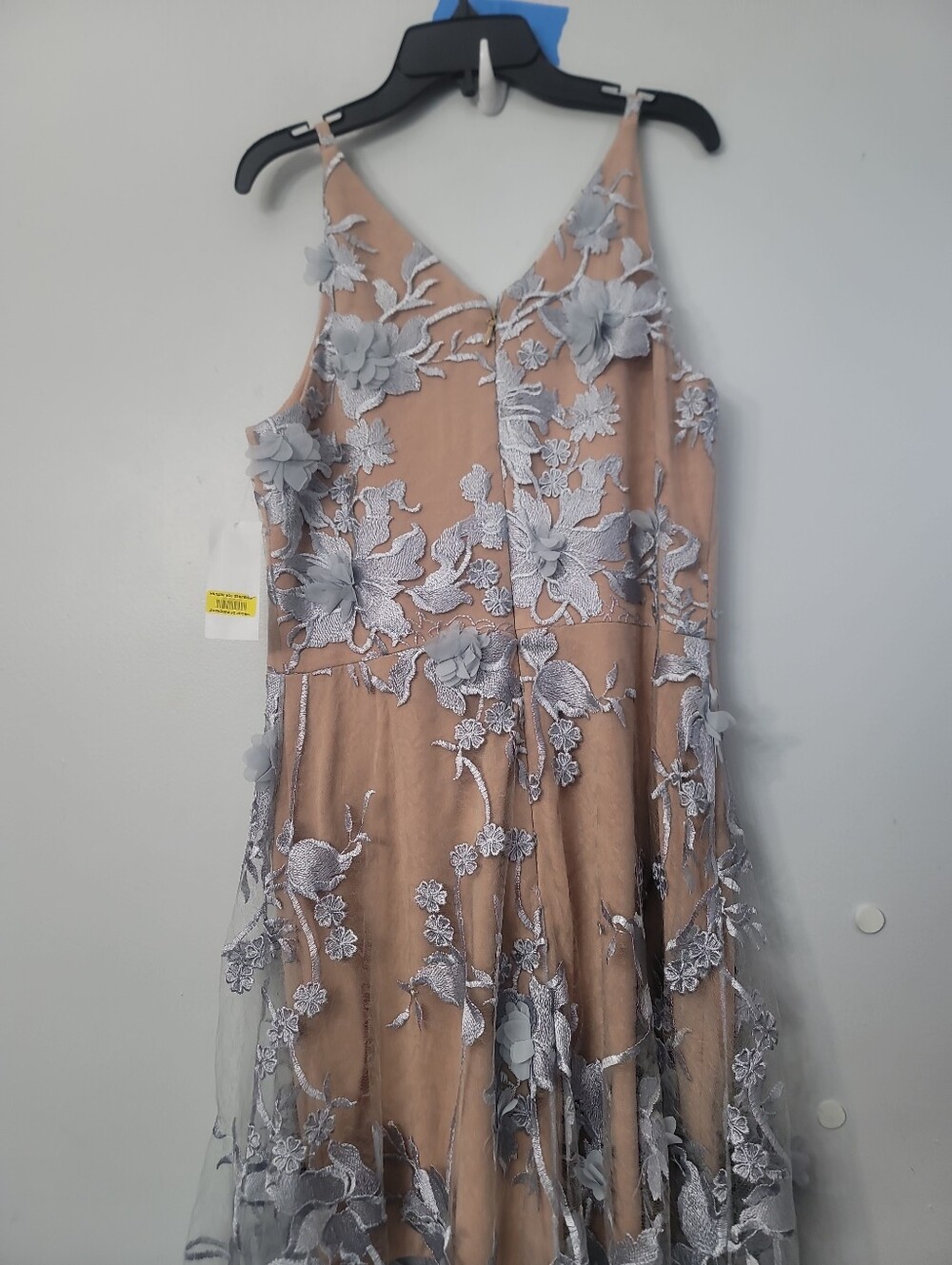 Dress the Population Audrey Floral Applique Lace Midi Dress - Picture 6 of 12